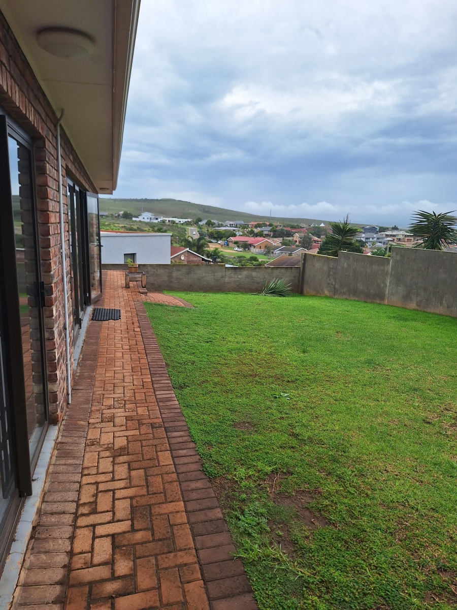 4 Bedroom Property for Sale in Hartenbos Heuwels Western Cape